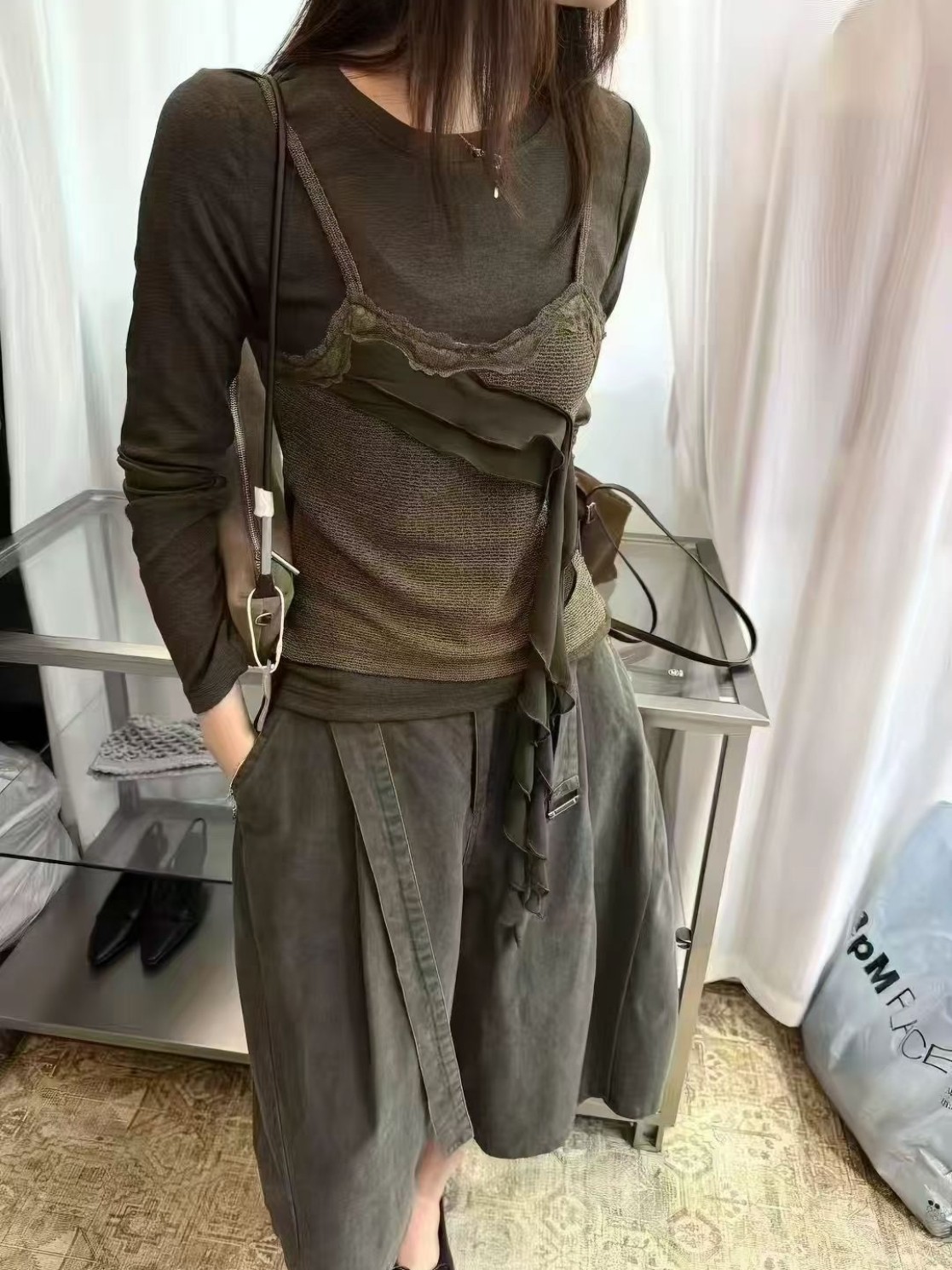 韩版小众设计感上衣2026秋季新款高级感拼接t恤女假两件吊带小衫