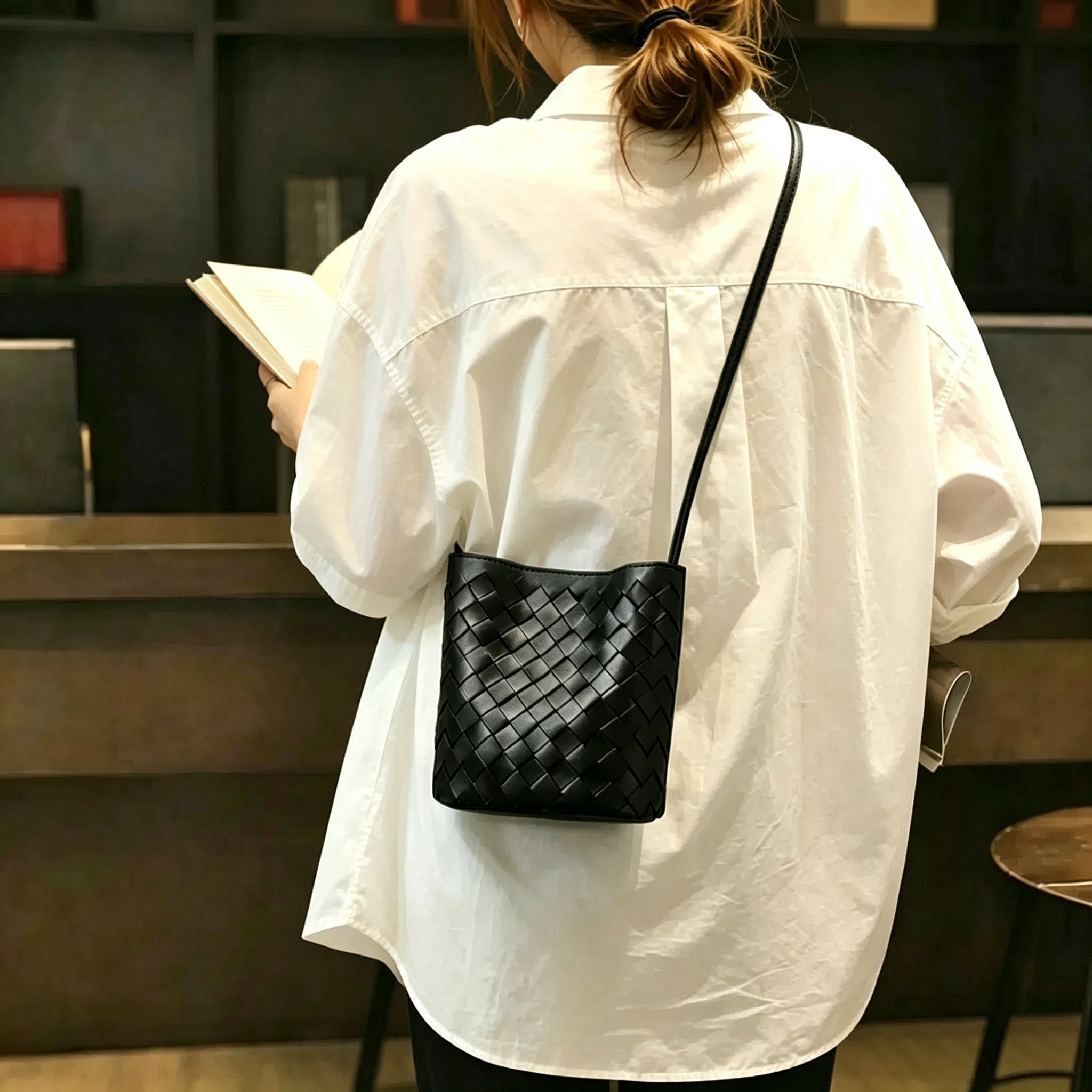 100%羊皮编织水桶包黑色百搭