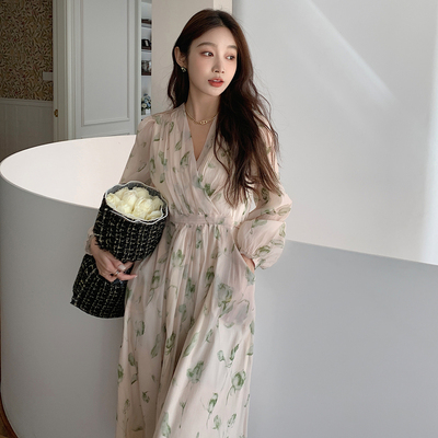 Meliss Lazy 新款法式V领碎花高级设计感温柔小众系带长款连衣裙