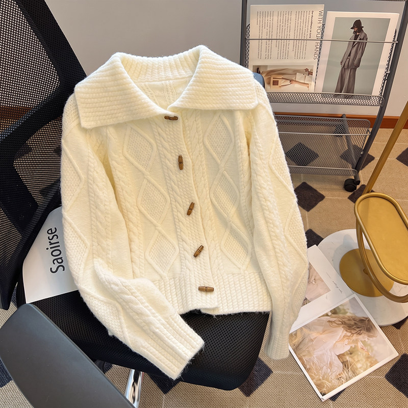 牛角扣麻花毛衣外套女2026秋冬新款宽松大翻领学生加厚针织衫