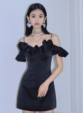 法式黑色缎面一字肩吊带显瘦气质宴会生日派对短款小晚礼服连衣裙
