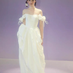 法式 一字肩缎面白色晨袍订婚领证登记轻奢小众出门纱晚礼服连衣裙