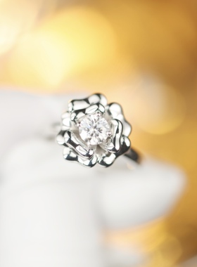 艺升缘珠宝山茶花戒指定制S925银50分莫桑石女士钻戒原创设计