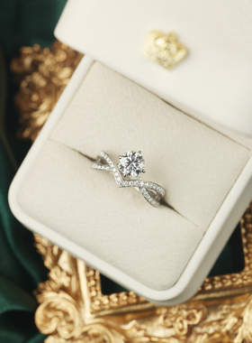 艺升缘珠宝爱翼戒指定制S925银一克拉莫桑石女士钻戒原创设计