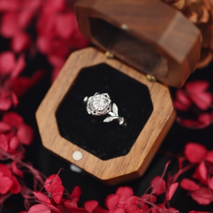 艺升缘珠宝兰亭玫瑰戒指定制S925银一克拉莫桑石女士钻戒原创设计
