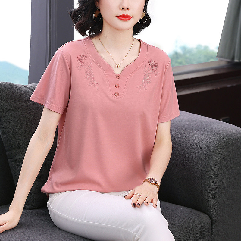 精品妈妈装V领短袖t恤女雅致刺绣宽松洋气减龄大码上衣纯色纽扣衫