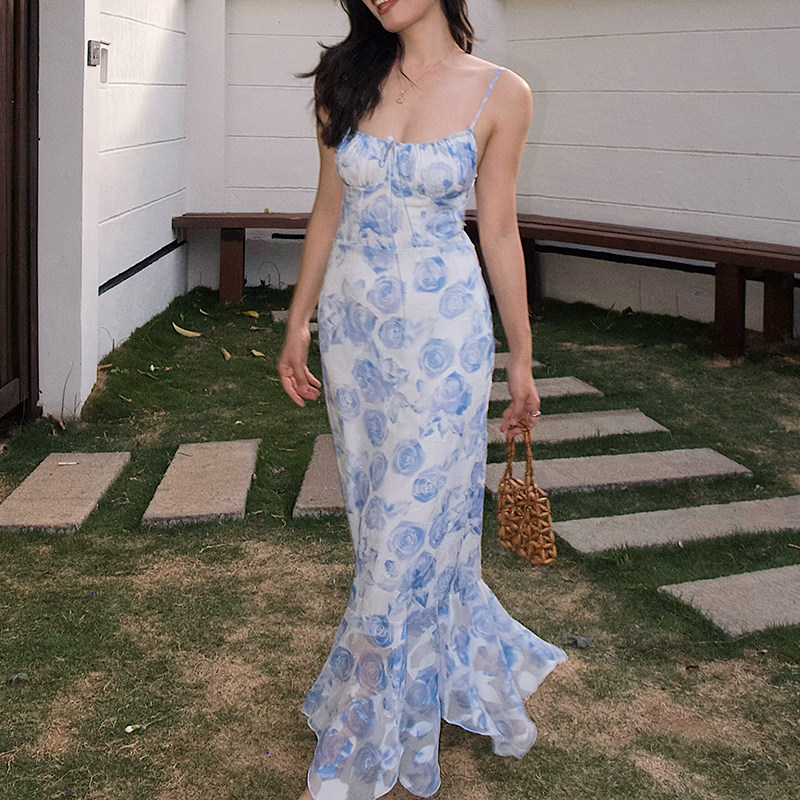 oohitch痒痒 蓝玫瑰法式复古碎花吊带连衣裙纯欲性感修身鱼尾长裙