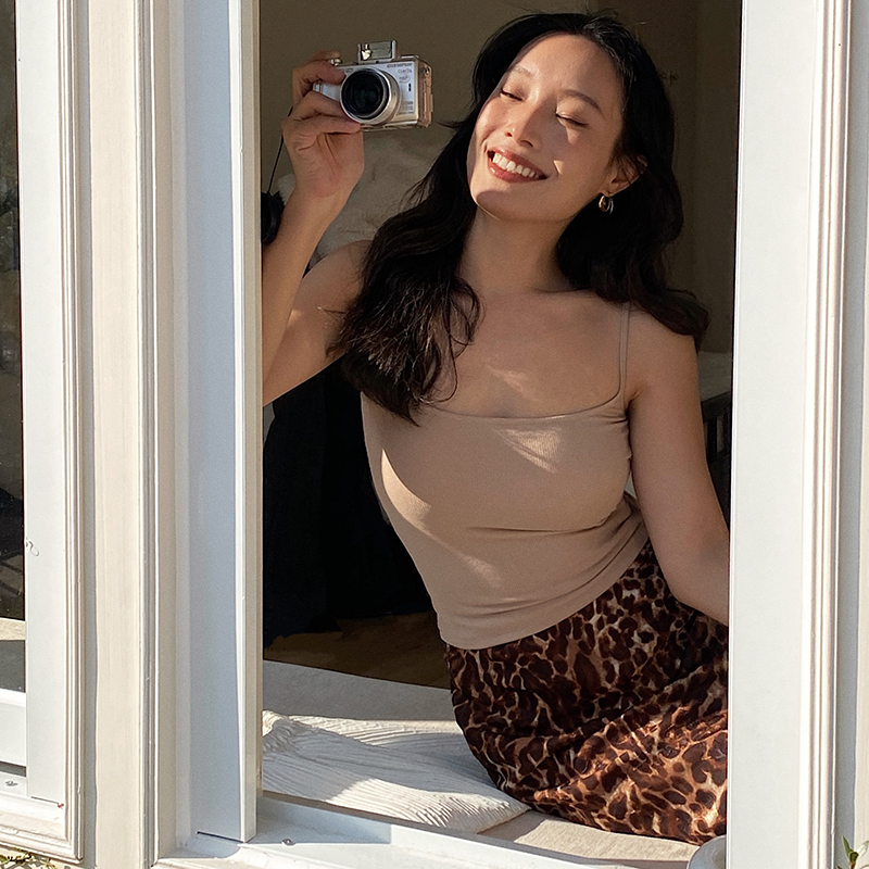 自带可拆卸胸垫法式吊带背心