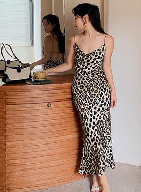 ooh itch痒痒 豹纹吊带连衣裙法式荡领性感大露背鱼尾裙2024年秋