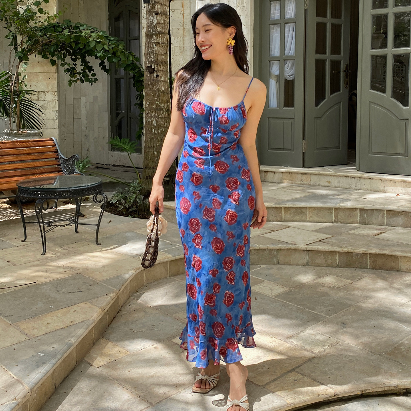 ooh itch痒痒 法式蓝色玫瑰碎花吊带连衣裙鱼尾收腰显瘦度假长裙