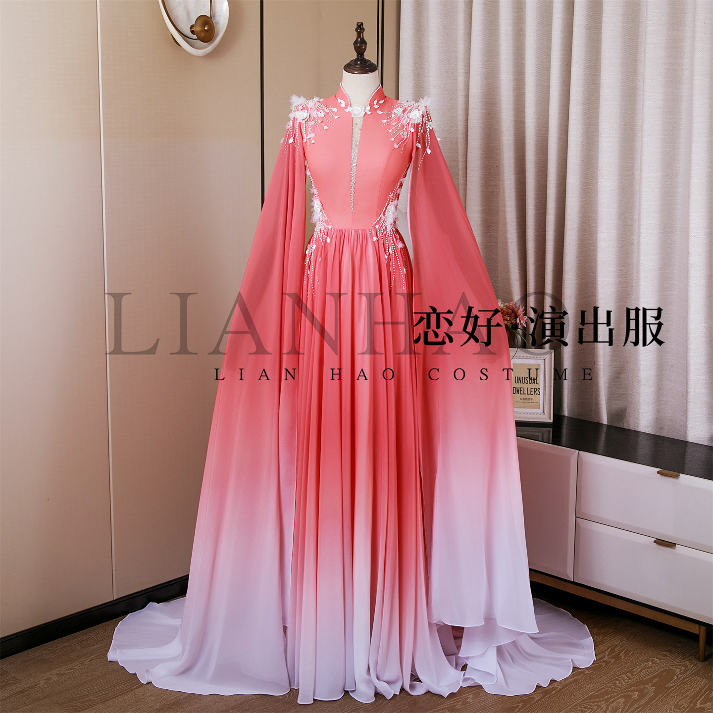 恋好华丽刺绣渐变拖地演出礼服图片