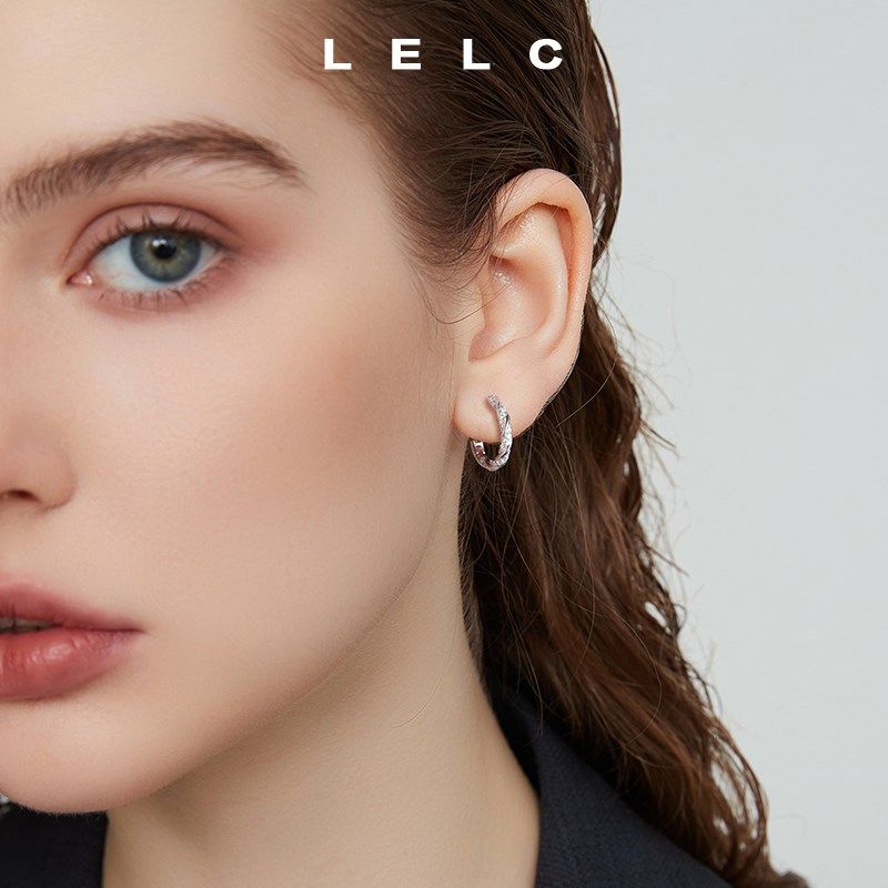 999纯银微镶莫比乌斯耳环女简约通勤耳圈精致时尚养耳洞耳钉耳饰,饰品/流行首饰/时尚饰品新,银饰耳饰,淘宝优惠券,粉丝福利购,淘宝优惠卷