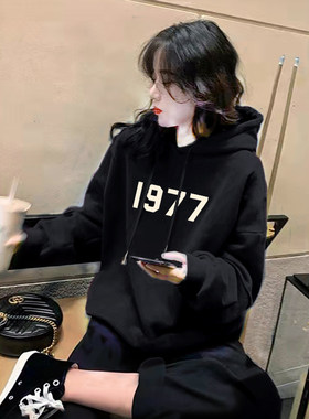 2023新款连帽加绒卫衣女秋冬正肩黑色爆款时尚洋派小个子纯棉上衣