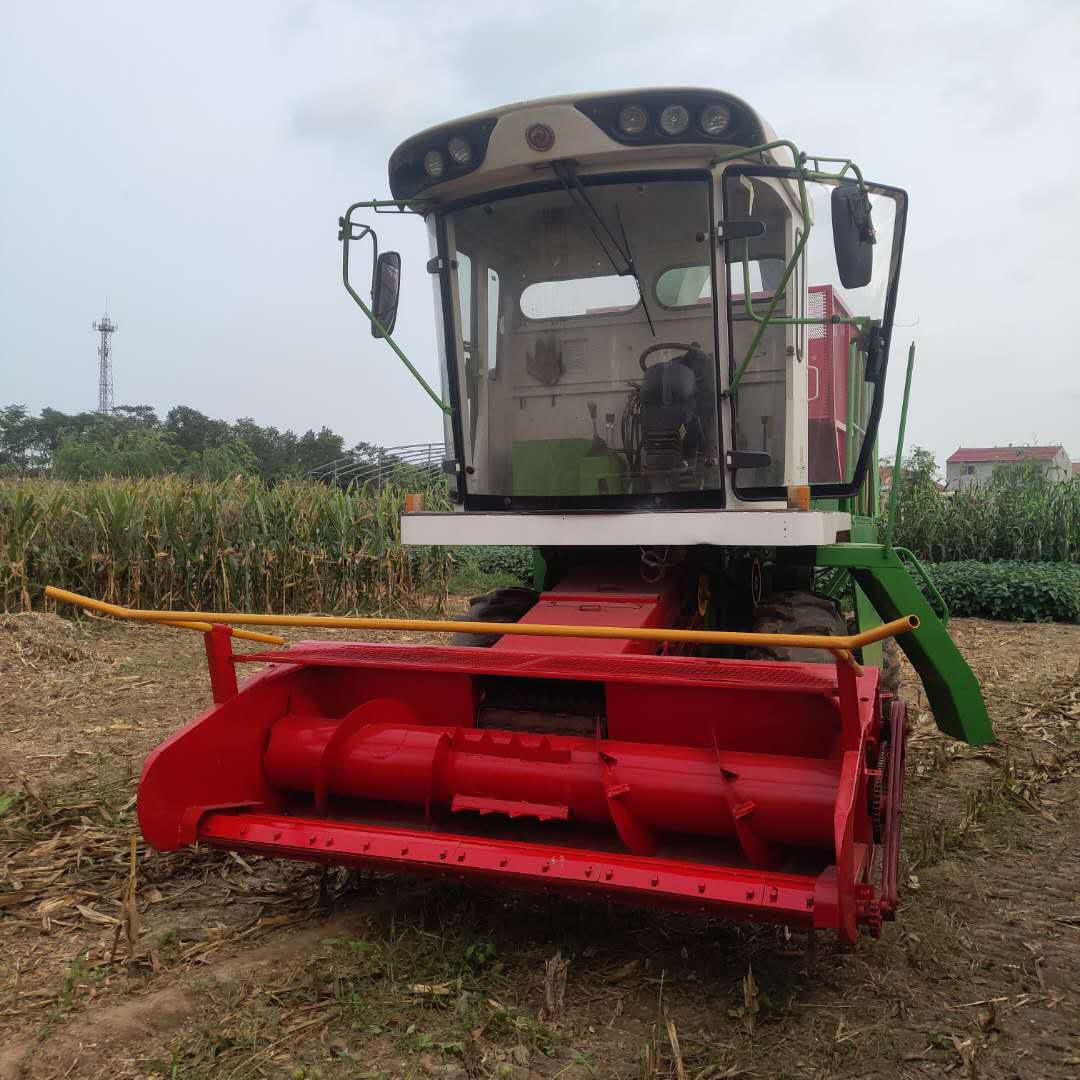 厂家改装高效率玉米秸秆青储机 黄储两用收割机 自走式青贮收获机