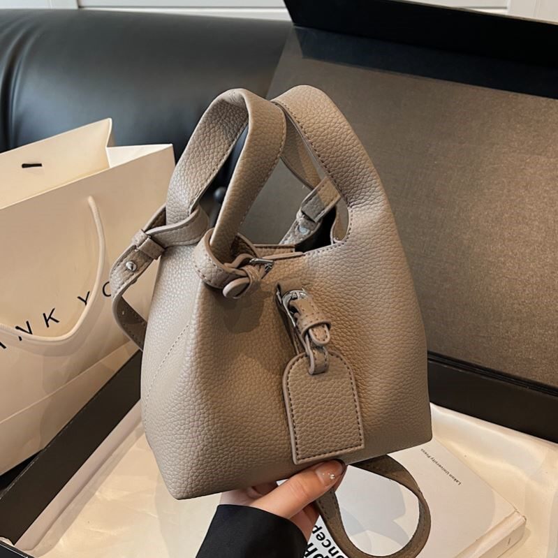 菜篮子包包女式2024年秋冬外出小拎包高级质感覆古通勤斜挎水桶包