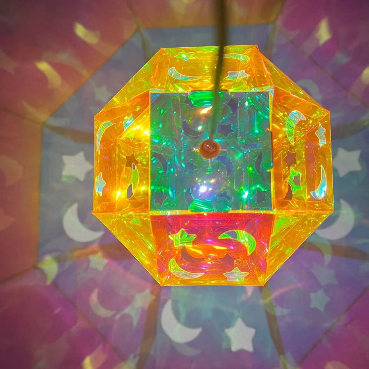 新年摆摊夜市炫彩镭射投影手提灯笼星空儿童手工发光花灯