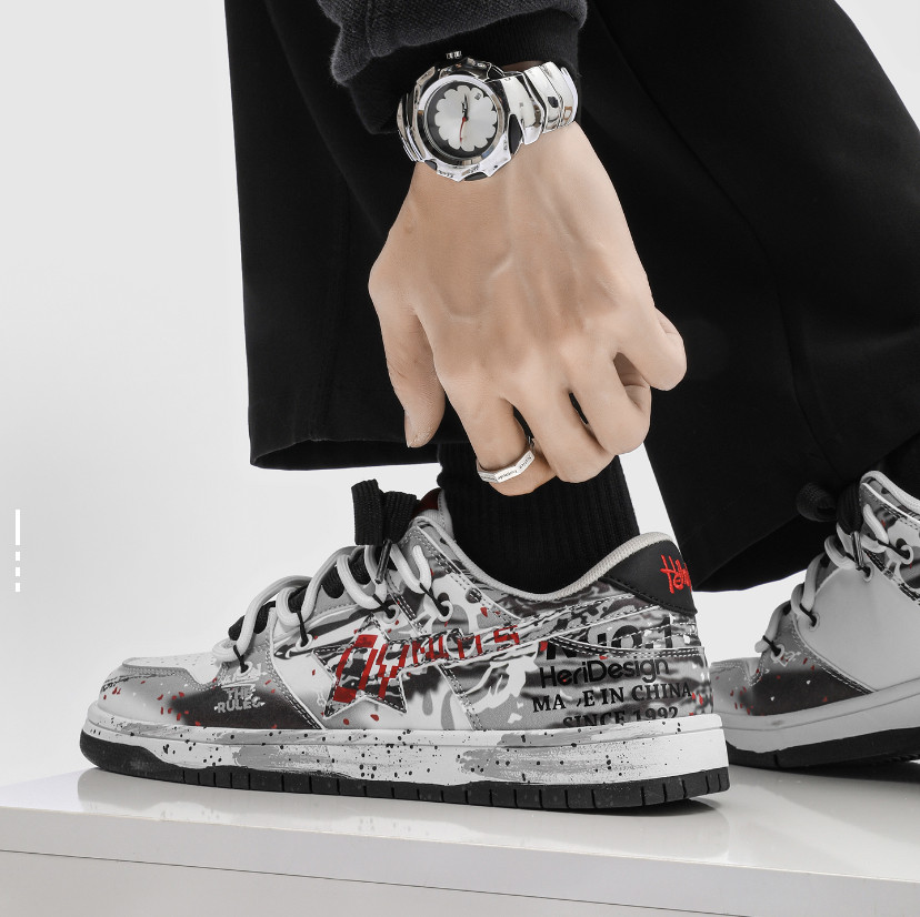 联名款泼墨涂鸦彩绘潮流滑板鞋男款小众小白鞋校园学生情侣休闲鞋