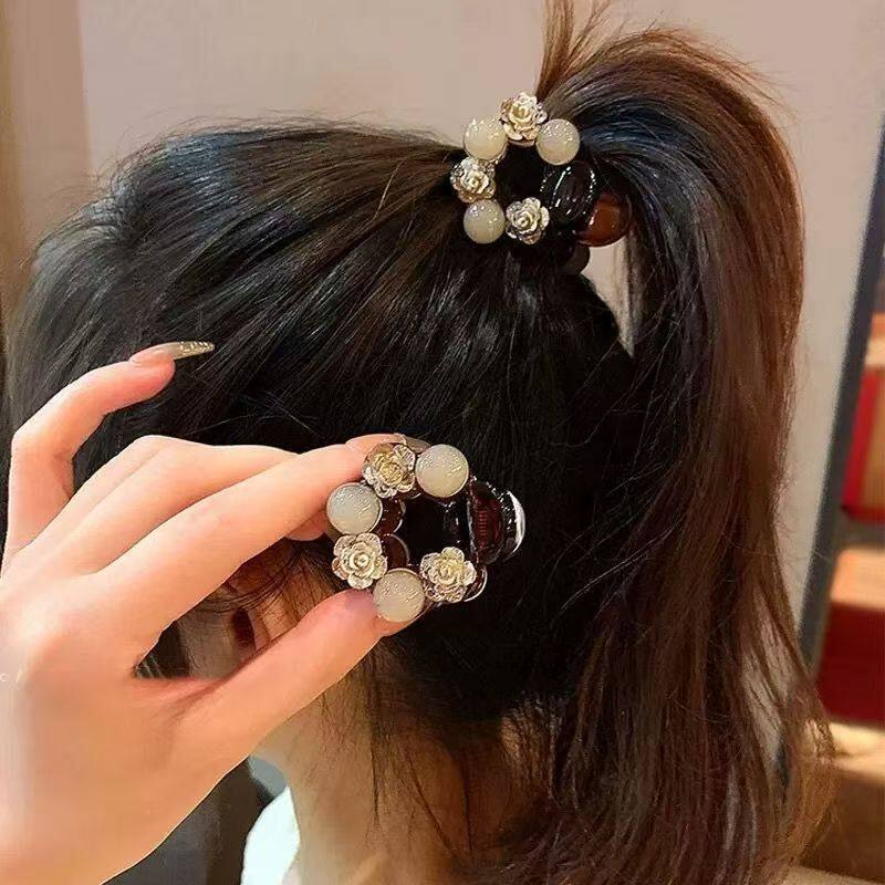 玫瑰花抓夹女高级感气质时尚图片