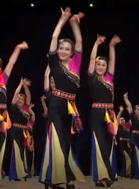 2023年广场舞服装新款多彩大中华花国庆演出服舞蹈衣服女红色主题