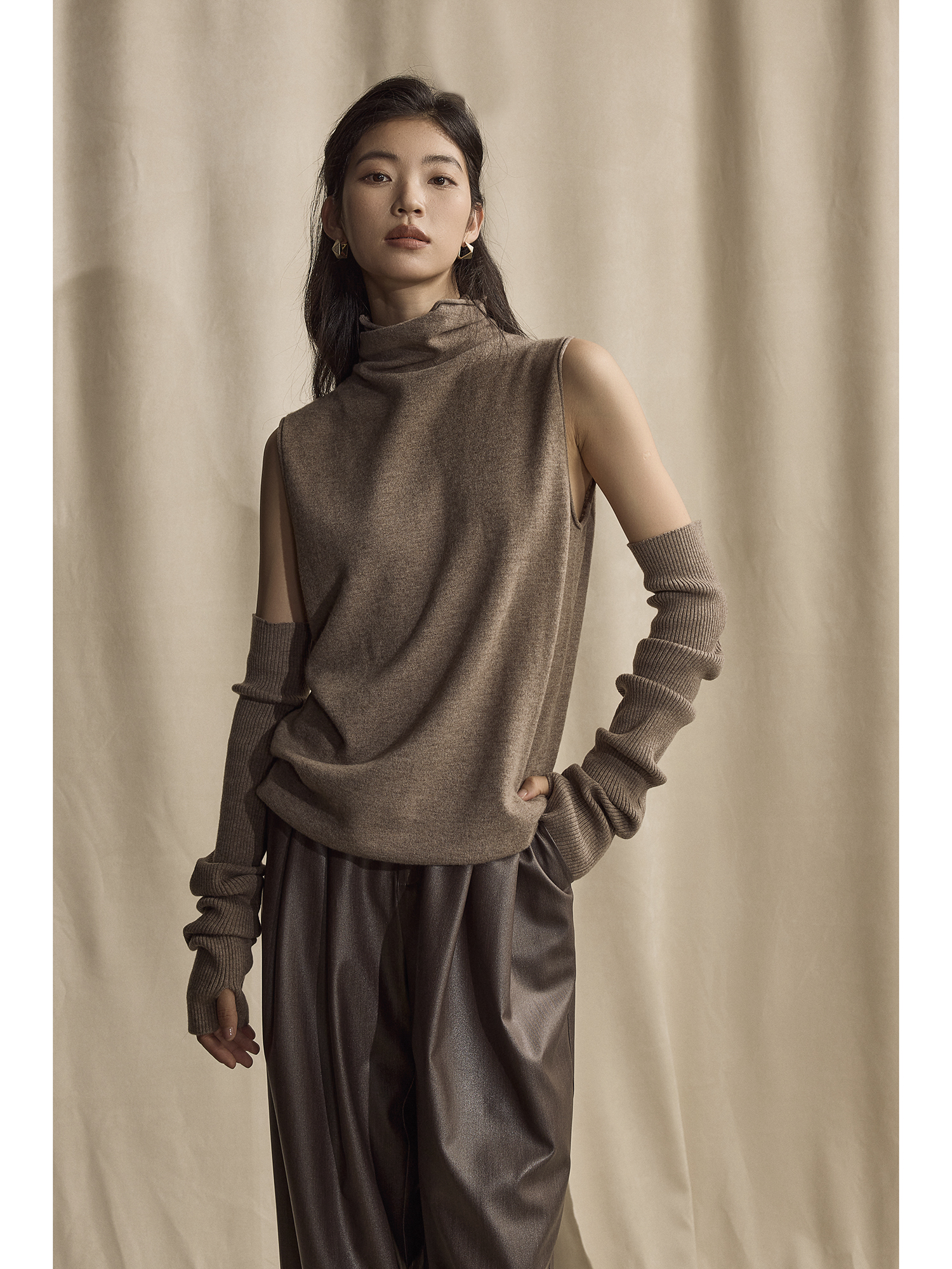 showyee/修野极简风奢用精仿loo%羊毛自由领叠穿袖套针织背心上衣