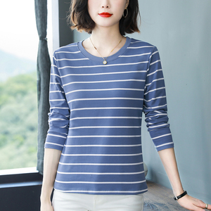 2025年新款纯棉条纹长袖t恤女打底衫秋装百搭外穿宽松大码妈妈装