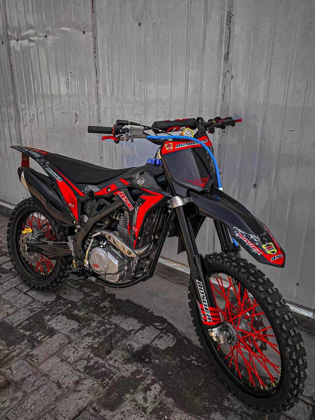 300cc Su Soyutmalı Off-Road Motosiklet — Dağ və Çöl Yolu