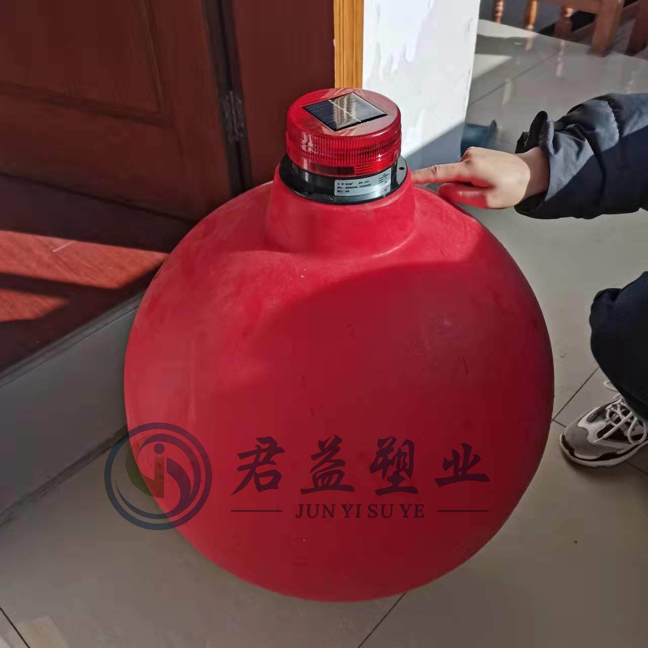 海滩公园娱乐项目隔离围栏建设警示浮球 直径500mm带灯标志浮体