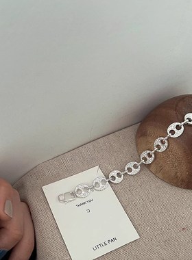 韩版手链女生高级感百o搭轻奢精致小众猪鼻子肌理感重工时尚手饰