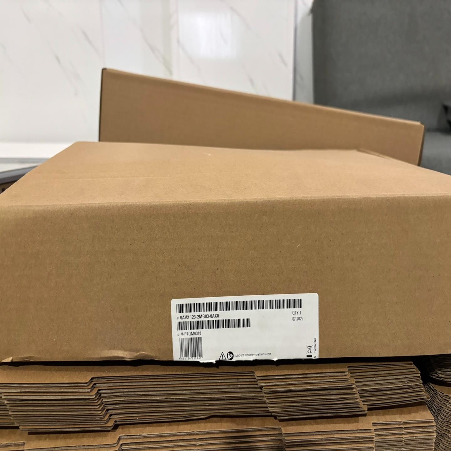 议价西门子触摸屏6AV2123-2MBO3-0AX0仅开封有兴