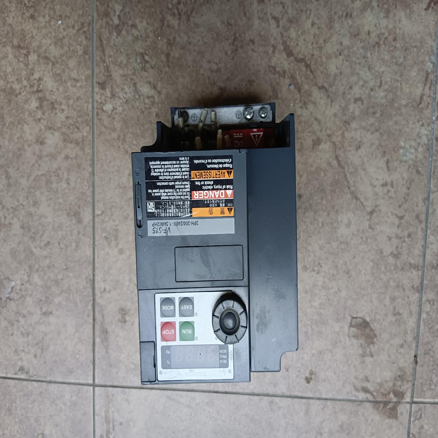 议价东芝变频器vfs15-2015pm  15kw  220v