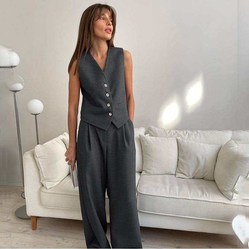 Neutral minimalist style gray sleeveless vest suit
