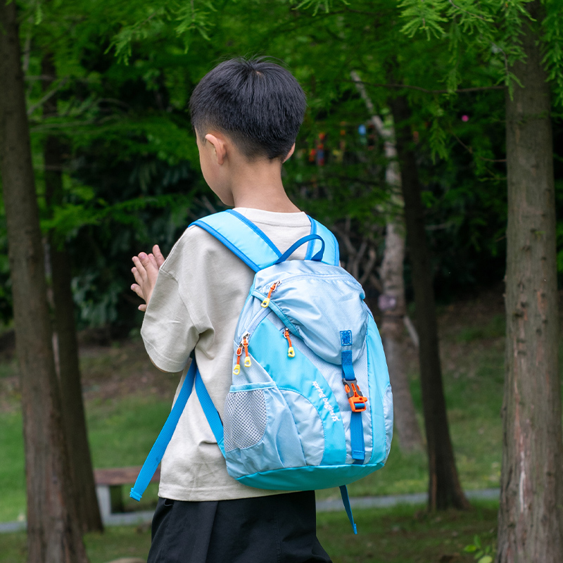 户外儿童背包男孩外出旅游轻便出游春游双肩包小学生研学旅行超轻