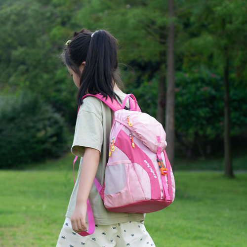 户外儿童出游女孩轻便小学生研学