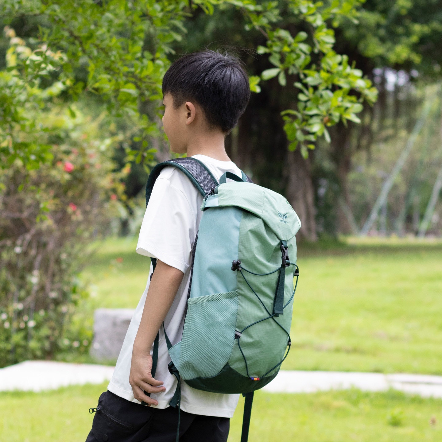 儿童户外登山包轻量化徒步旅行