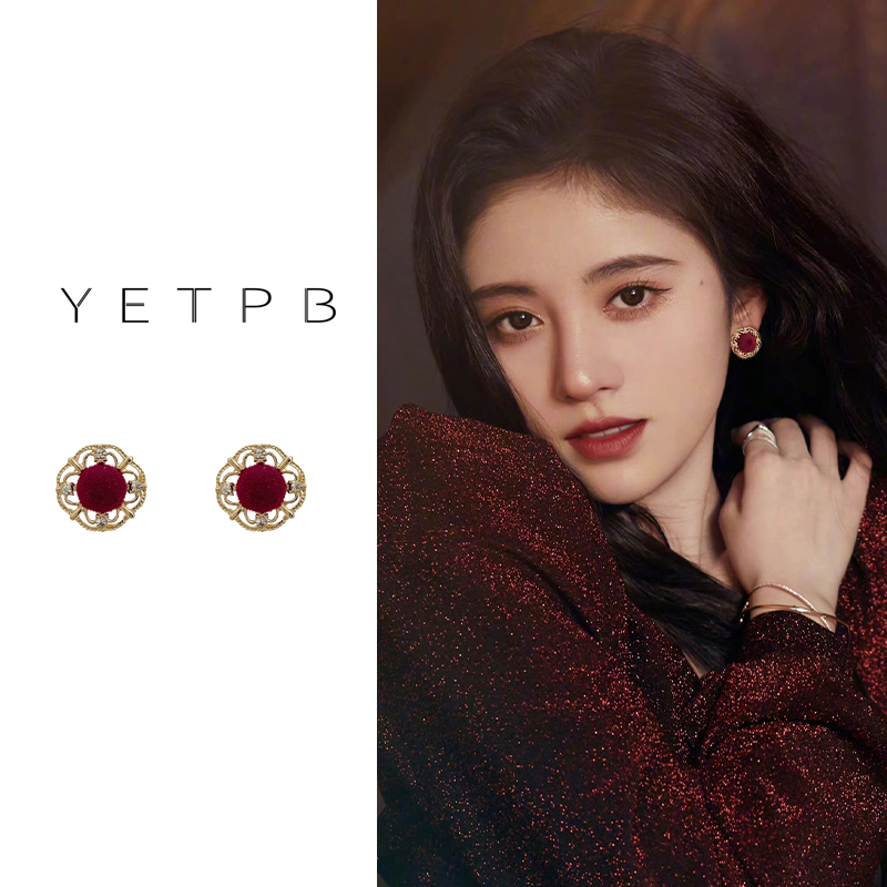 红色丝绒蚊香盘耳夹无耳洞女