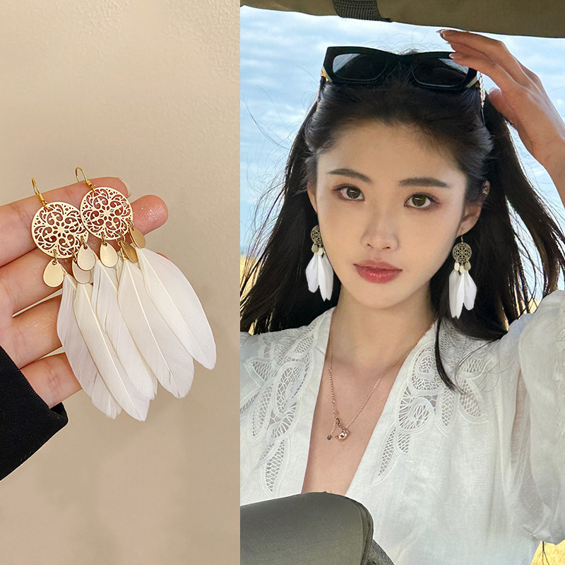 白色羽毛长款耳夹无耳洞女新款小众独特民族风高级感耳坠夸张耳饰