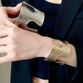 欧美重工宽版 手镯高级感轻奢小众精致不对称百搭手环手饰品 时尚