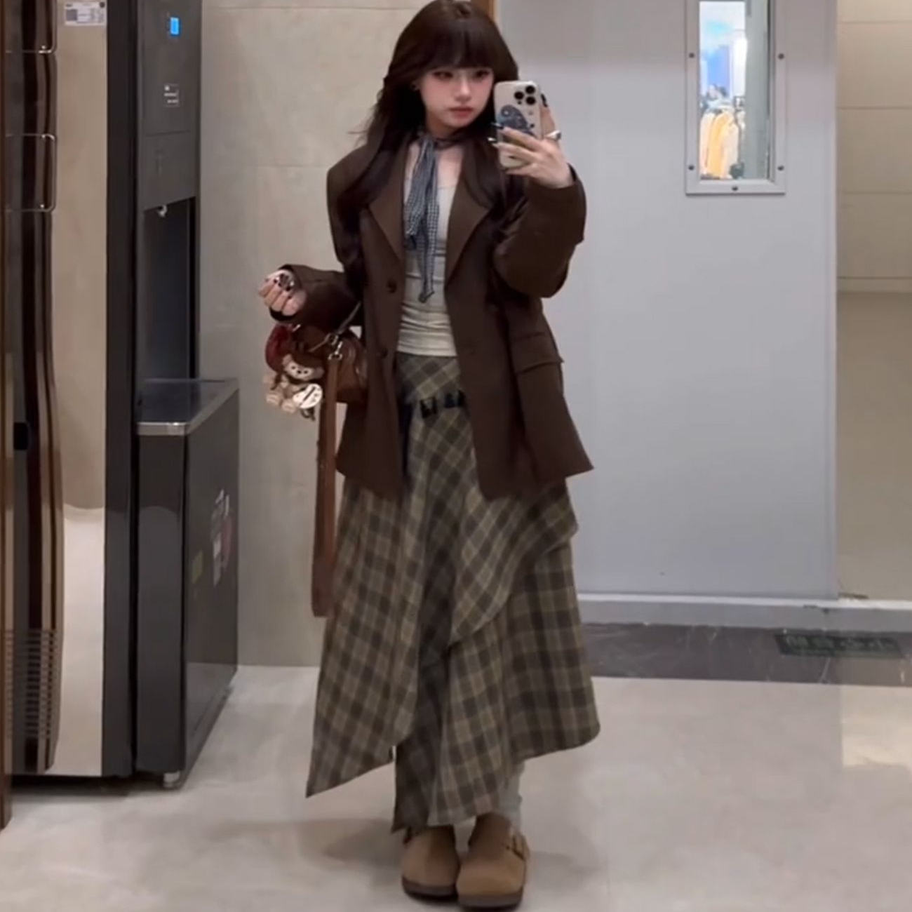 美拉德穿搭麂皮外套女设计感