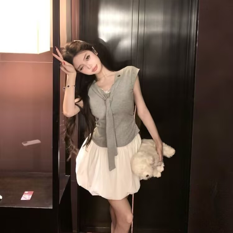 蕾丝拼接V领短袖T恤女夏季