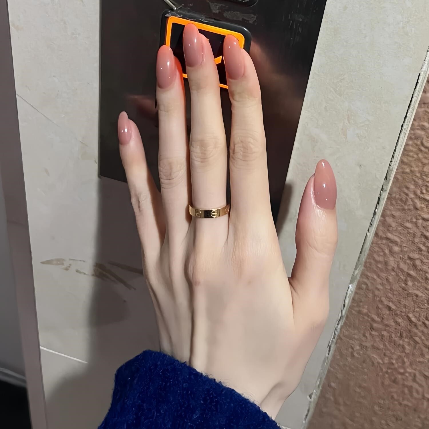 手工甄嬛穿戴甲裸色中长款婚纱照