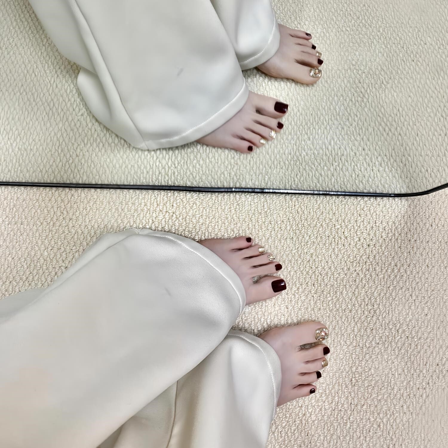 纯手工脚趾甲高级感爆闪穿戴甲车厘子色碎钻显白跳色美甲脚指甲