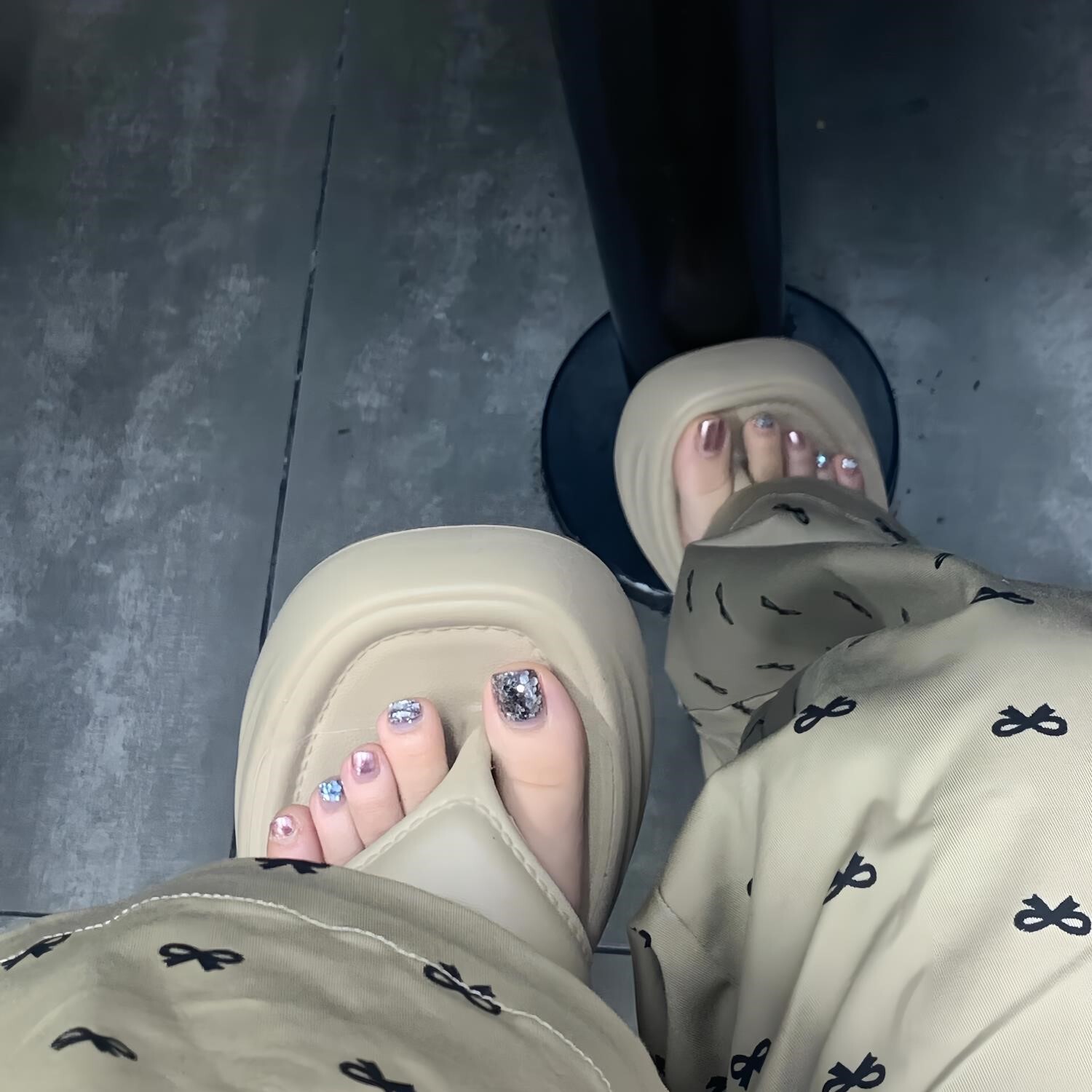 魔镜金纯手工脚指甲穿戴甲高级感显白爆闪亮片孕妇脚趾甲美甲贴片