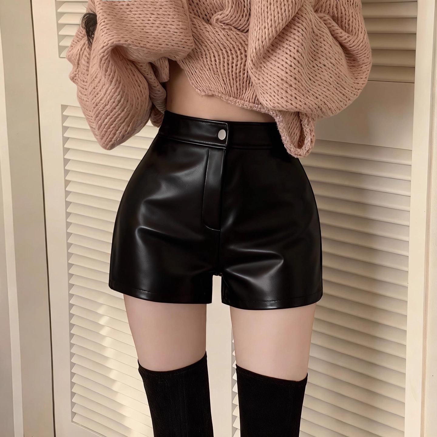 黑色高腰皮短裤女2025秋冬新款PU皮韩版直筒短裤紧身包臀打底靴裤