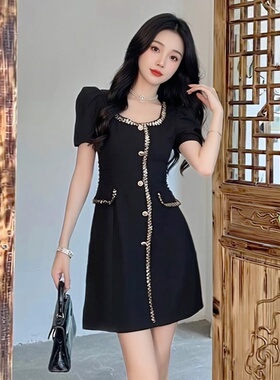 法式小香风黑色方领泡泡袖连衣裙女夏季高端轻奢洋气修身D1755