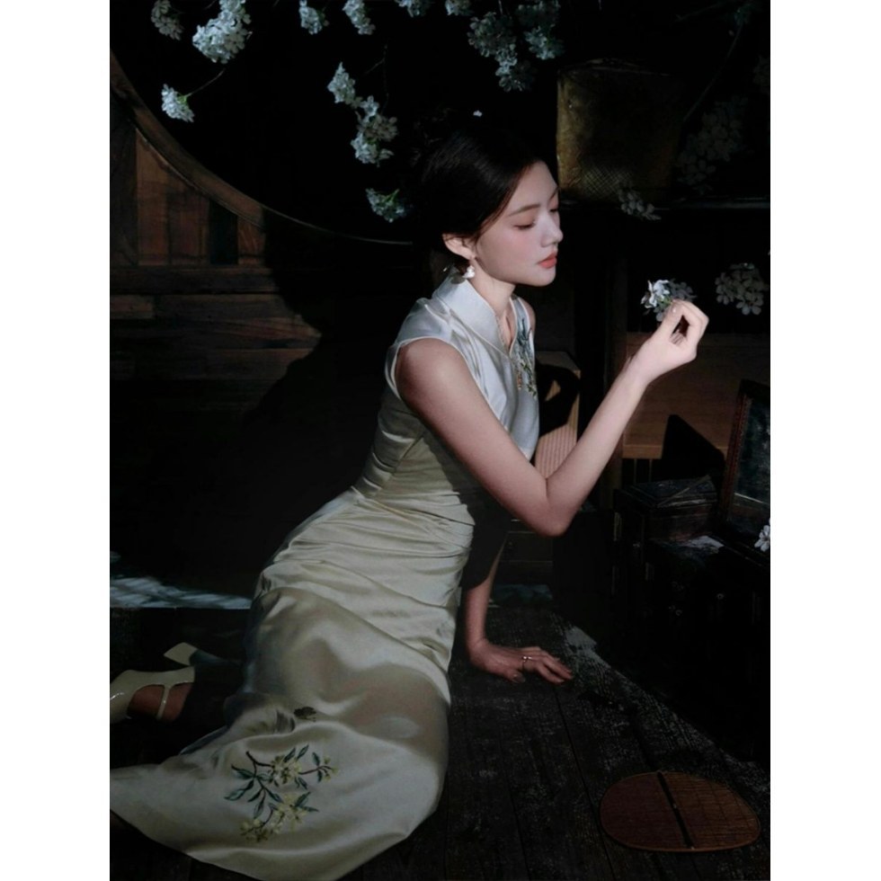 2025新款明星同款旗袍连衣裙国风新中式改良旗袍设计感订婚敬酒服