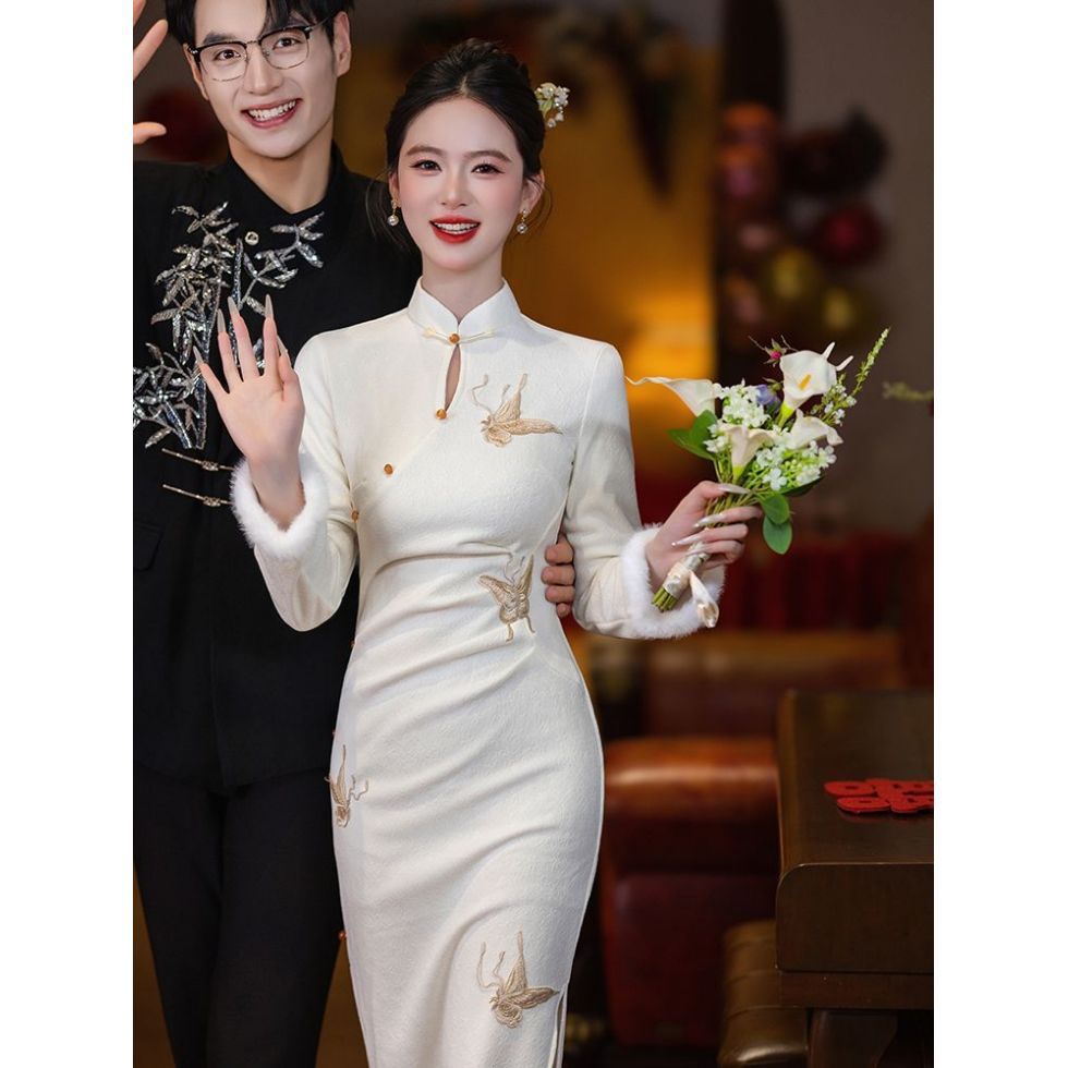 新中式白色旗袍敬酒服冬季加绒厚订婚礼服领证登记连衣裙平时可穿