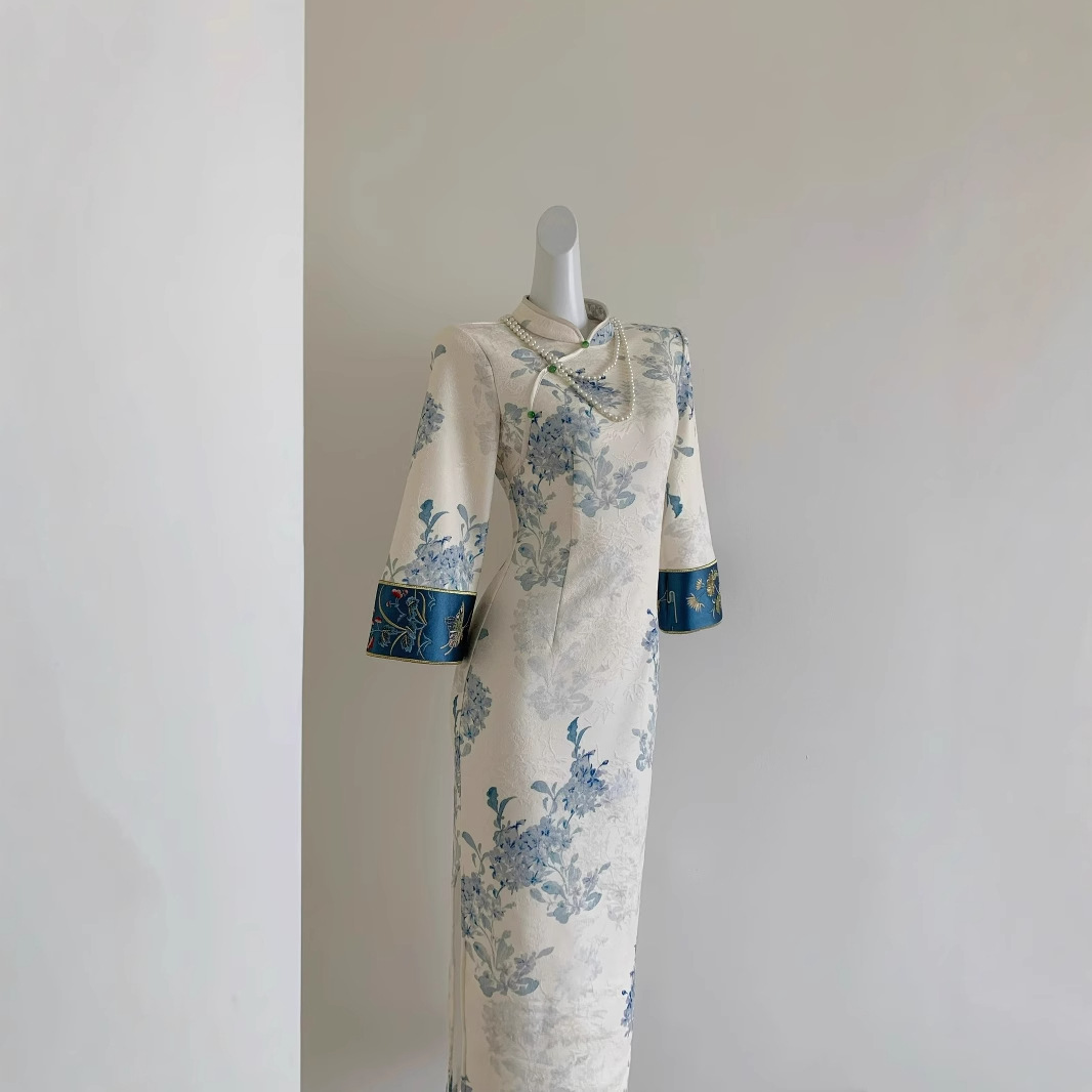 2025秋冬新款自制高级针织提花新中式刺绣长袖连衣裙旗袍裙加绒