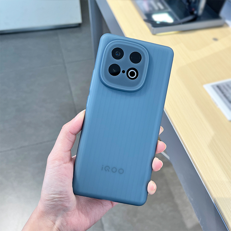 适用iqooz10turbo手机壳行李箱波纹软壳肤感轻薄全包防滑简约vivo高级感z10turbo+保护壳Z10