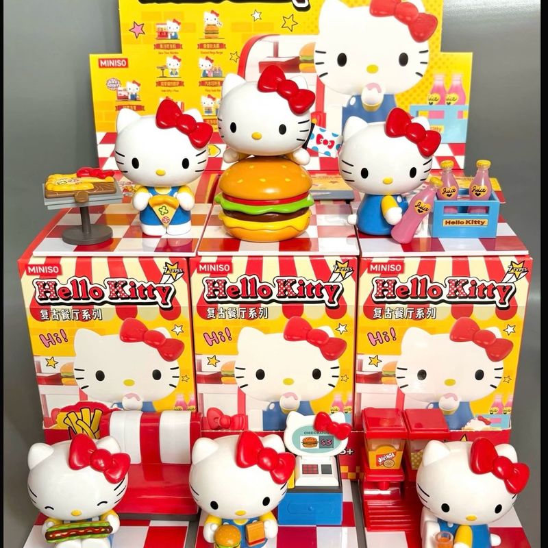 新品名创优品Hello Kitty复古餐厅系列盲盒手办潮玩摆件女生礼物