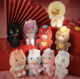 现货春晚联名名创优品马优优搪胶毛绒挂件盲盒新年礼物女马年玩偶